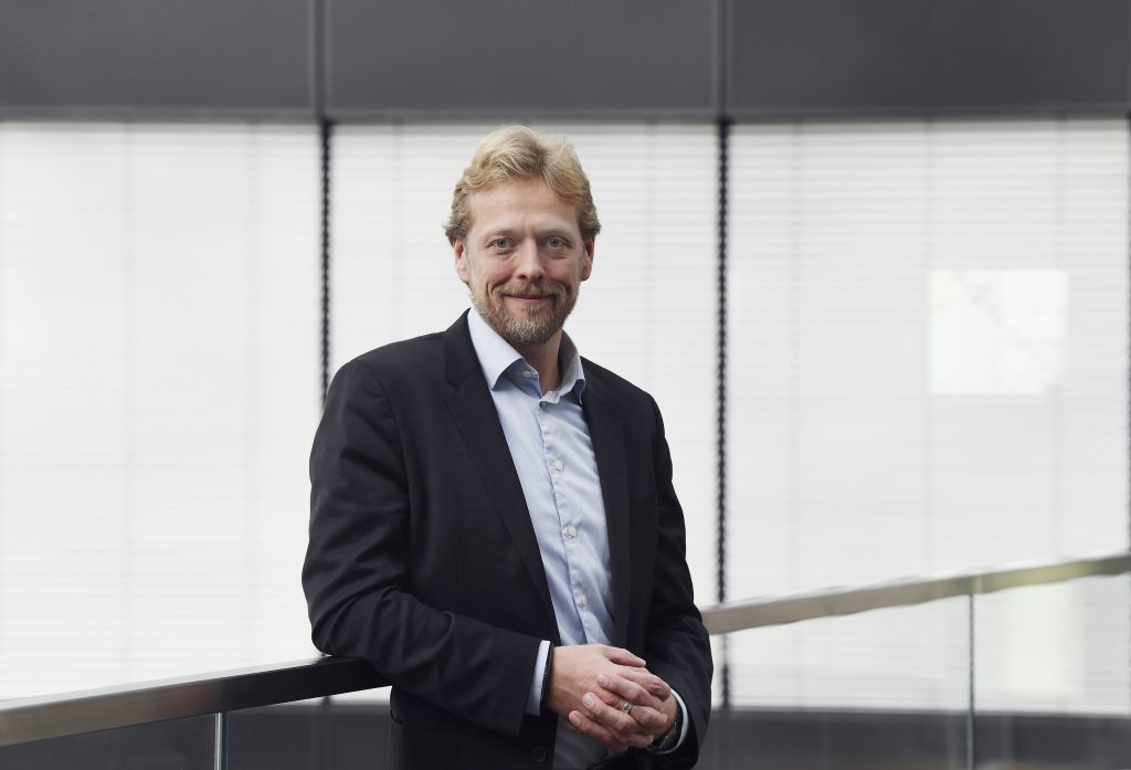 Underskud på 55 milliarder: E-handelsbalancen er skæv som aldrig før Portræt af Jacob Kjeldsen, branchedirektør i DI.
