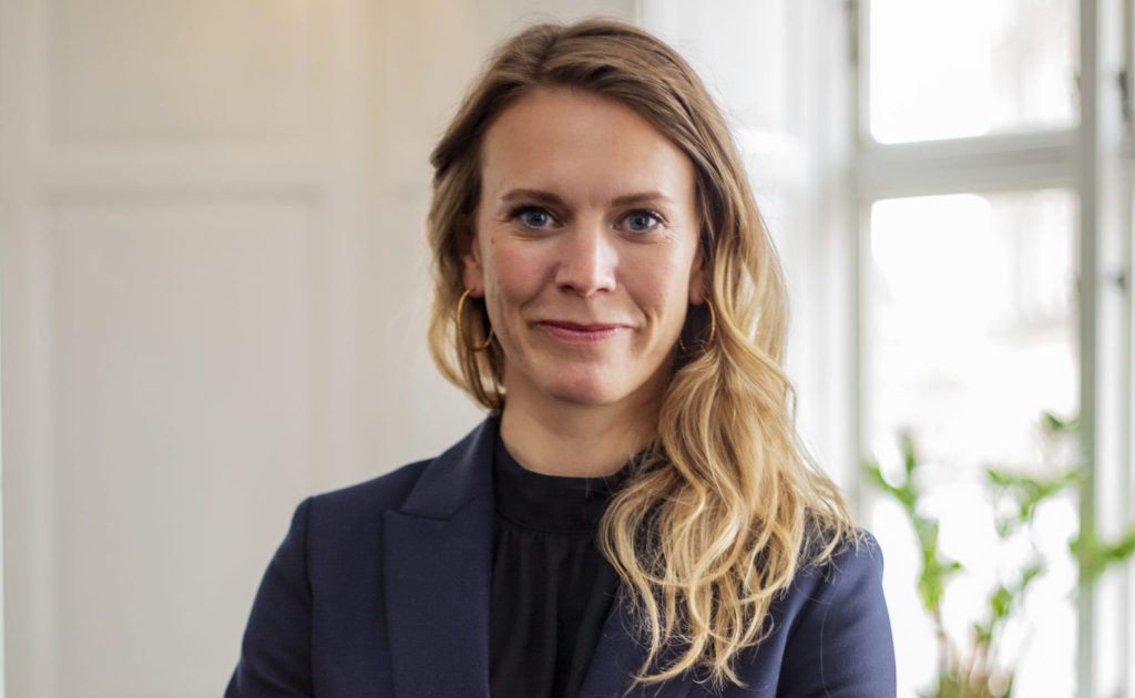 Portræt af politisk chef i DRC, Freja Brandhøj.