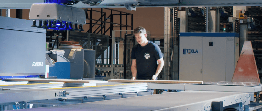 Norsk møbelfabrik: Danske robotter spiller en særlig rolle i vores succes