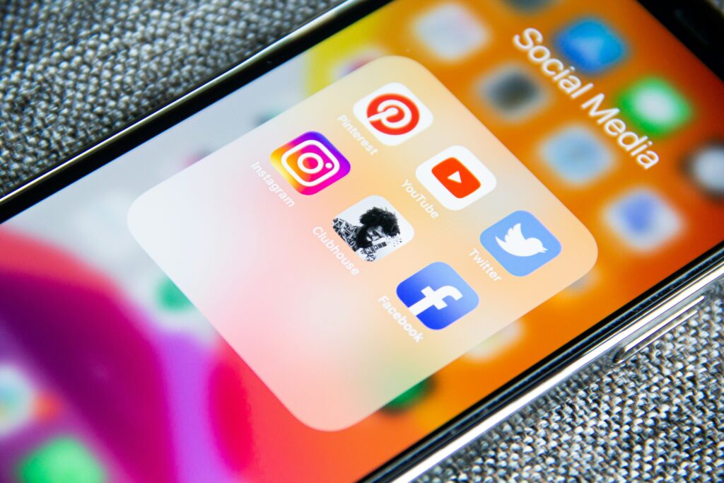 Instagram og Facebook: Danskerne finder i stor stil inspiration til næste køb på SoMe