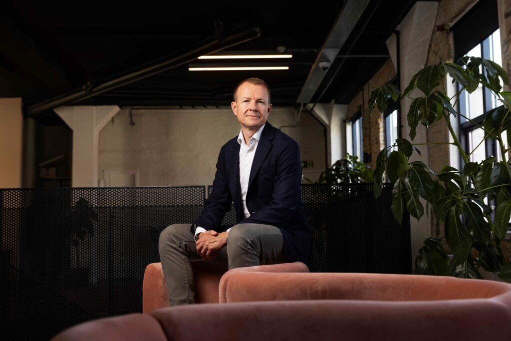 AI i fintech: Medarbejderne er fristet, men tilliden halter