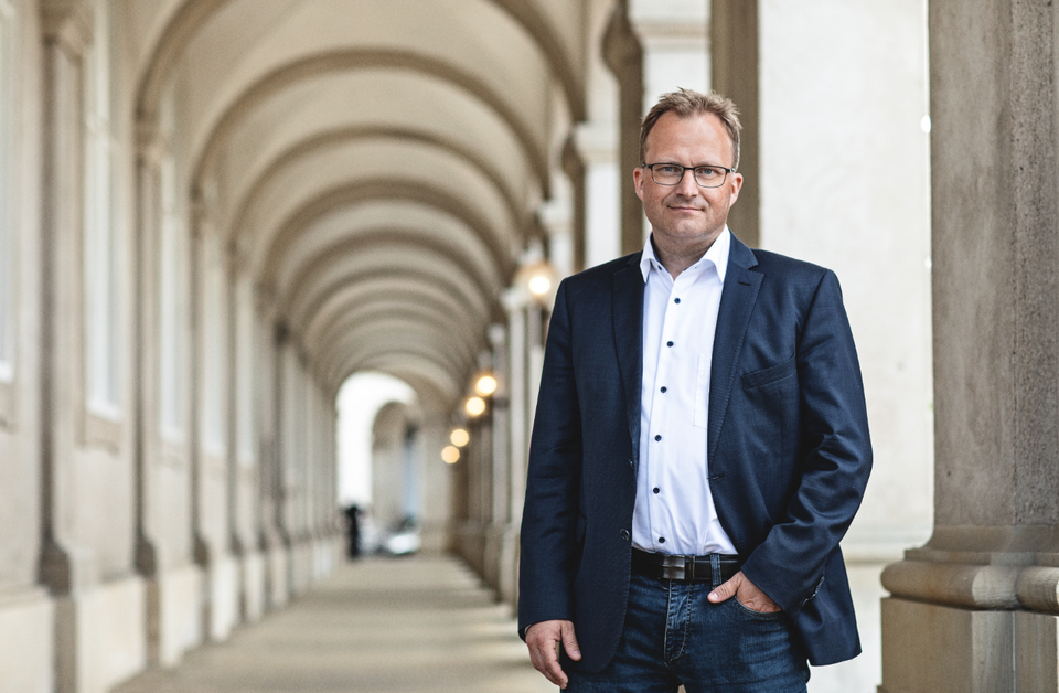 Formand kommer med advarsel ved valgstart: Danmark risikerer at knække mellem land og by